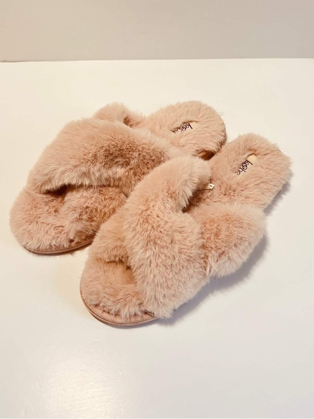 Kooba Plush Pink Faux Fur Cross-Band Women's Slippers Size Large 8 - 9